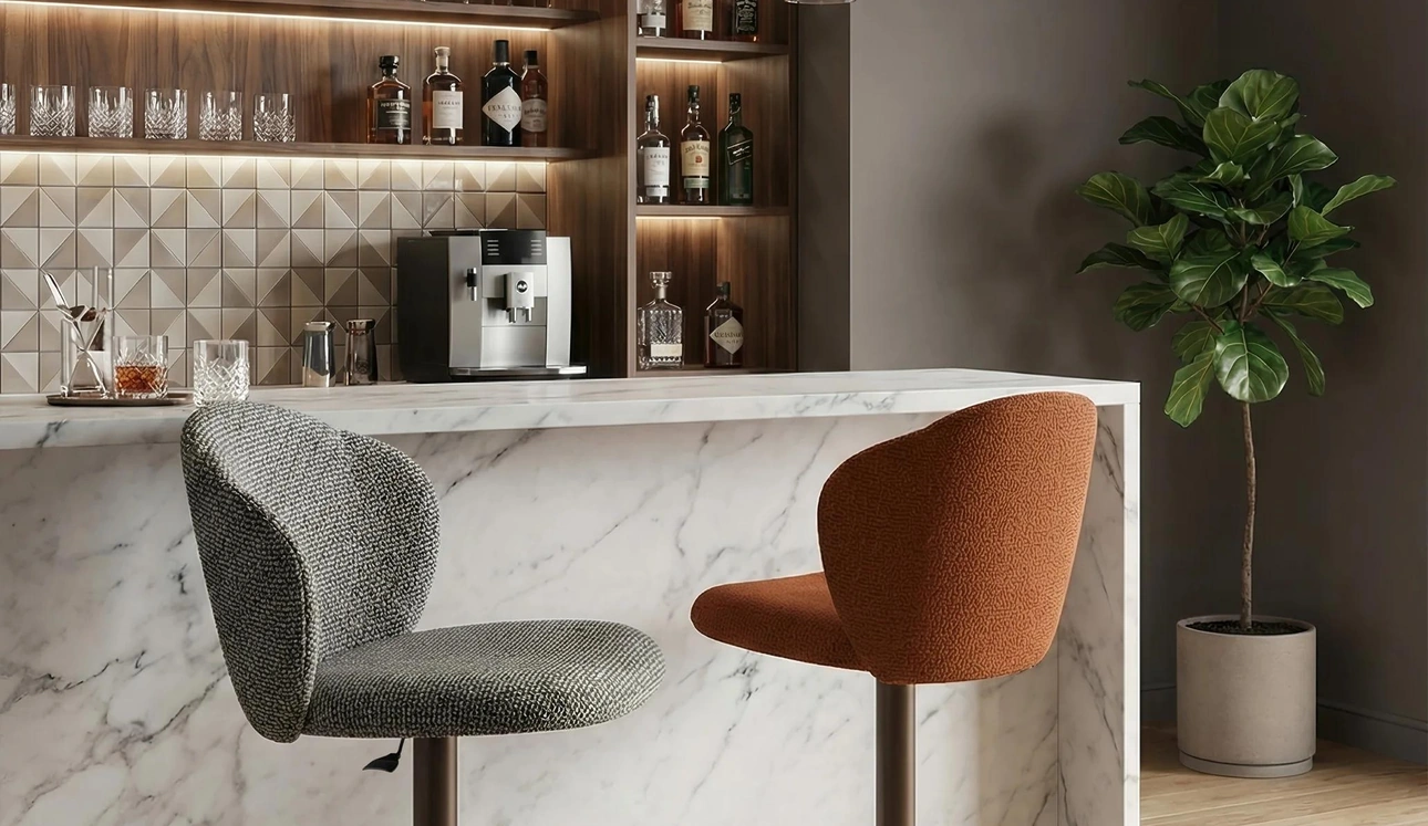 Tabourets rembourrés Koss et Ikon de Easyline