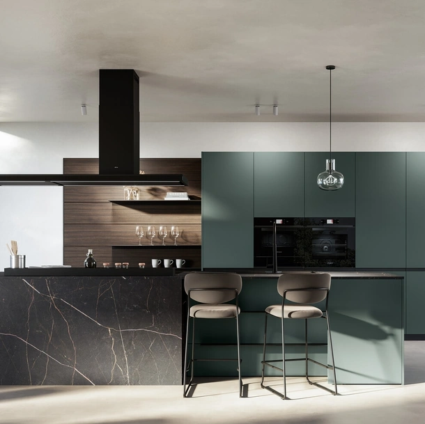 Cuisine moderne avec îlot Kalì 01 en PET et stratifié de Arredo3
