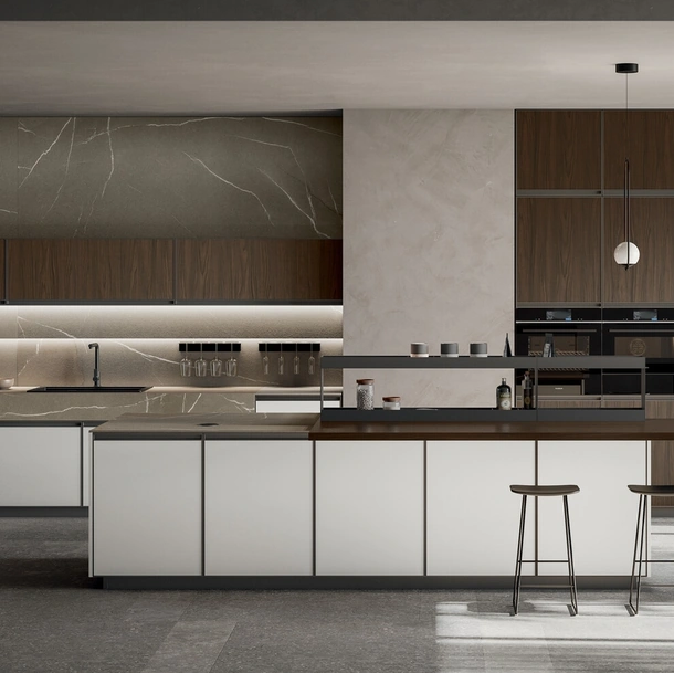 Cuisine moderne avec îlot Kronos 02 en blanc pierre et placage noyer de Arredo3