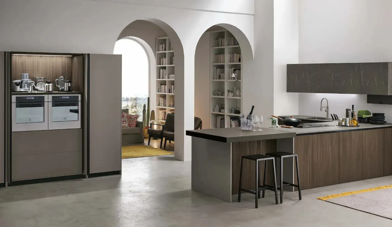 Cuisine moderne avec îlot Metropolis 04 en larice brun et PET de Stosa