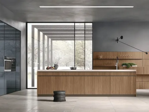 Cuisine moderne avec îlot Natural 03 en noyer et laqué brillant de Stosa