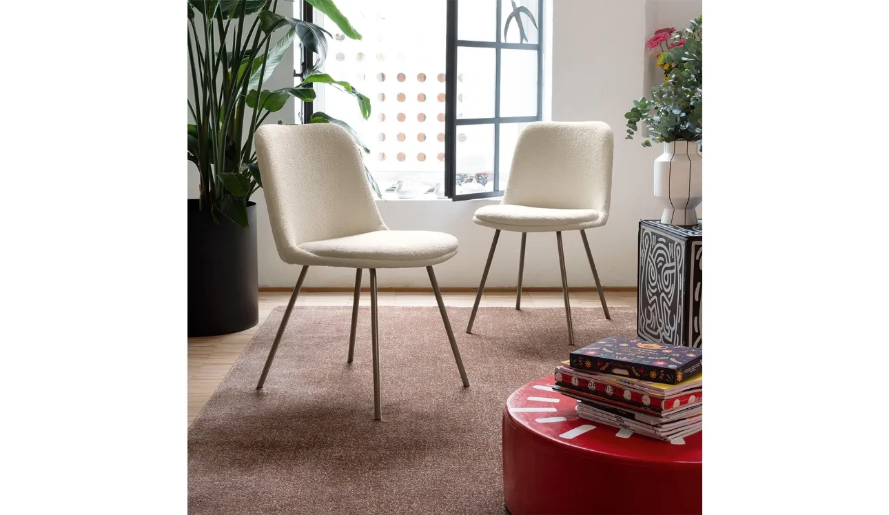 Chaise rembourrée en tissu Hedra de Connubia