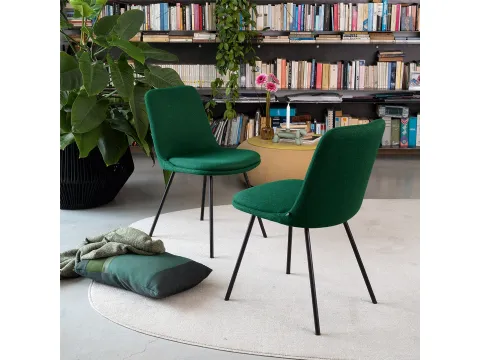 Chaise rembourrée en tissu Hedra de Connubia