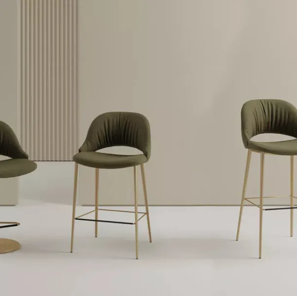 Tabouret Nova en tissu rembourré de Bontempi.