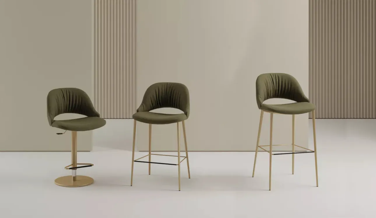 Tabouret Nova en tissu rembourré de Bontempi.