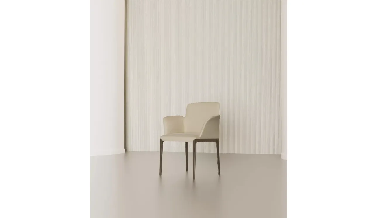 Chaise avec accoudoirs Opera en cuir de Bontem
