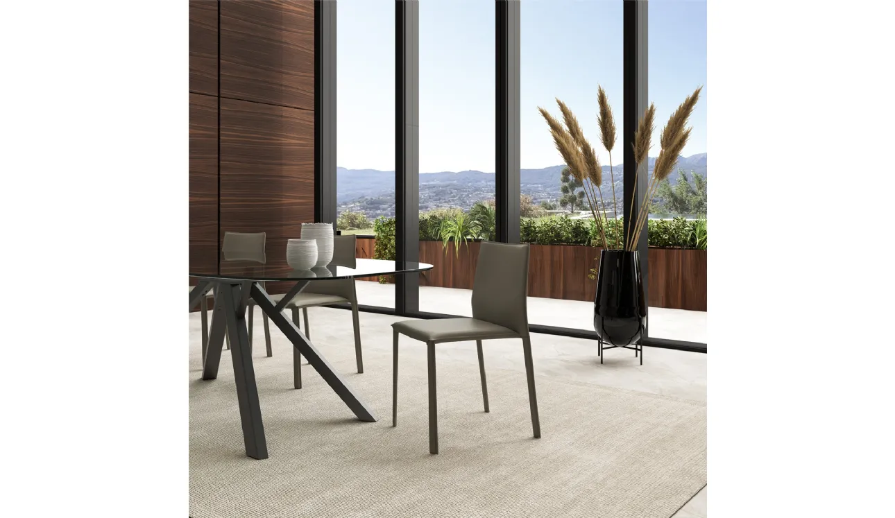 Chaise en cuir Urus d'Easy