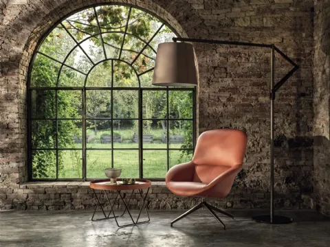 Cloe floor lamp with fabric shade and lacquered steel structure by Bontempi. The metal frame is available in white or black, the