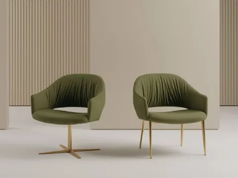 Petite chaise Nova en tissu rembourré de Bontempi.