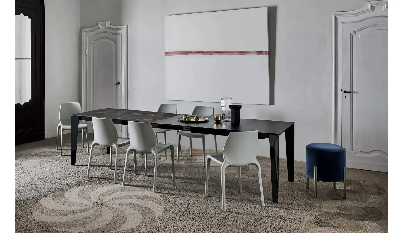 Table extensible Cruz XXL avec dessus en SuperMarmo et base en acier laqué de Bontempi