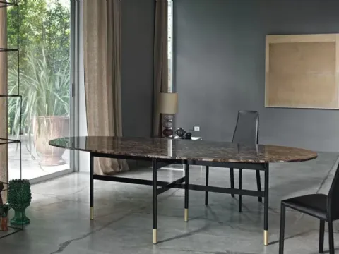 Table de glamour avec dessus en marbre naturel et base en acier laqué de Bontempi