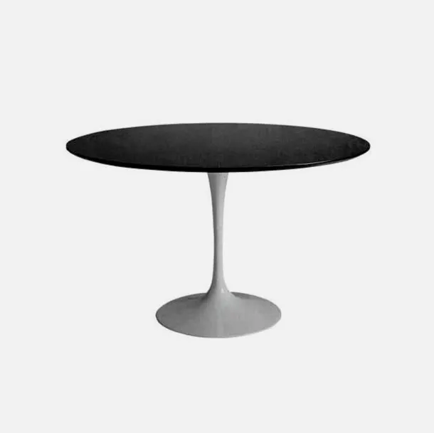 Table sophistiquée de Sigeric