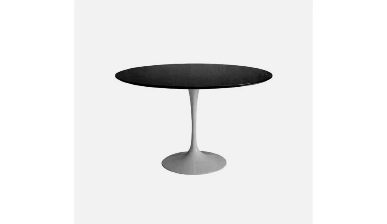 Table sophistiquée de Sigeric