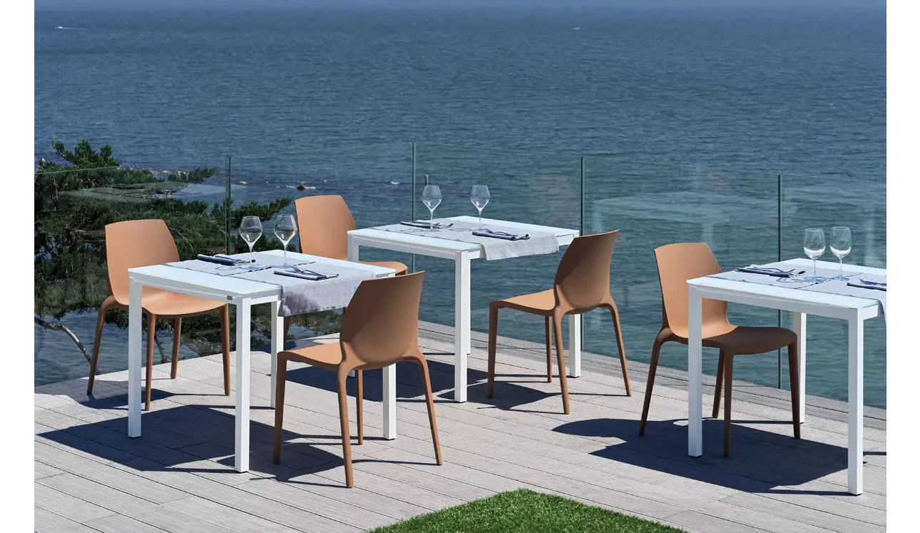 Table outdoor Diesis avec plateau en verre de Bontempi