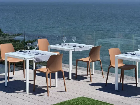 Table outdoor Diesis avec plateau en verre de Bontempi