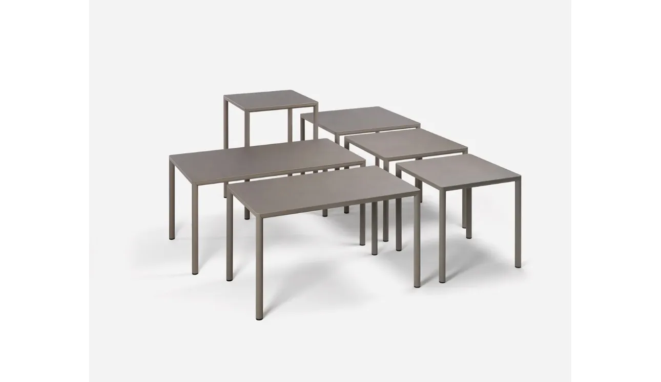 Tables d'extérieur Piave, disponibles en différentes tailles en HPL de Nardi.